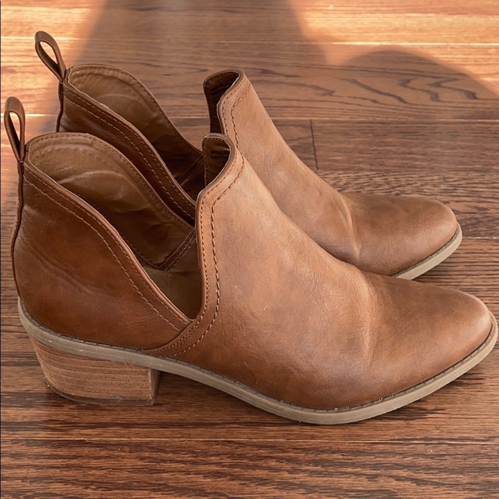 TAN ANKLE BOOTS AMERICAN EAGLE